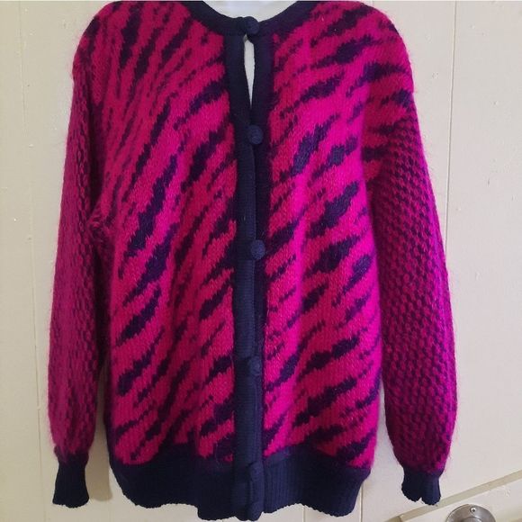 Dunail Irish mohair zebra bright pink cardigan - Picture 2 of 12
